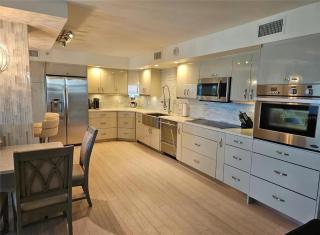 Seaside Luxury Escape on Longboat Key - 7