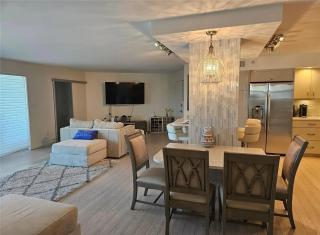 Seaside Luxury Escape on Longboat Key - 2