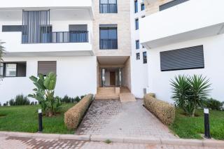 3BR 3BA Family Apt Pool Gated Residence - 3