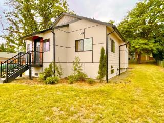 Cozy 2BR Upper Unit Near Airport & Seattle DT - 4