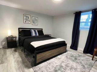 Sleek 2BR Lower Unit Near Airport & Seattle DT - 9