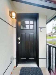 Sleek 2BR Lower Unit Near Airport & Seattle DT - 4