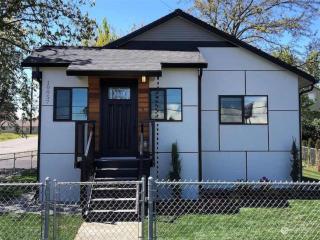 Sleek 2BR Lower Unit Near Airport & Seattle DT - 5