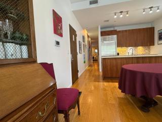 Large and Luxurious in Strivers Row - 1