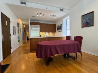 Large and Luxurious in Strivers Row - 2