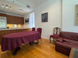 Large and Luxurious in Strivers Row - 3