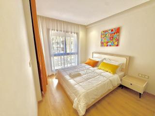 2 Queen Beds 10 Min To the Beach Close to the Shops and restaurants - 8