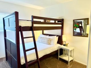 Putt & Pool Paradise - 5