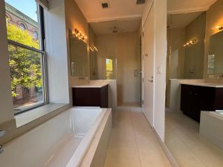 Large and Luxurious in Strivers Row - 1