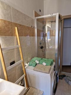 Large bright apartment - strategic location - 6