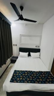 Hotel Laxmi Imperial - 2