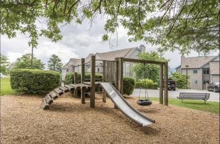 Smoky Mountain View Escape - Hot Tub, Pool, Fireplace, 10 Min To Downtown - Chalet Village - 3