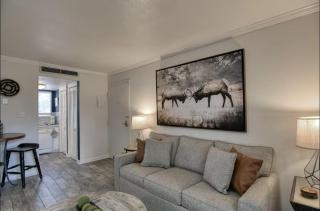 Smoky Mountain View Escape - Hot Tub, Pool, Fireplace, 10 Min To Downtown - Chalet Village - 1