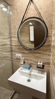 Hotel-Style Studio with City View, Bar, Restaurant, Casino & Room Service - 7