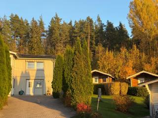 Timrad Stuga med dubbelsäng Obs i stora huset dusch toalett och kök - 7