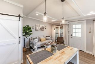 Cozy Villa Stay Gorgeous Views Unit C - 6