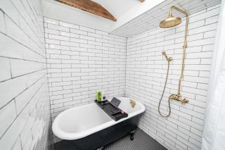 Uprising A pet friendly couples retreat - 1