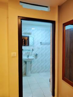 Redstone Regency Hotel - 1