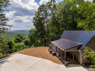 Queen Ridge Cabin - 1