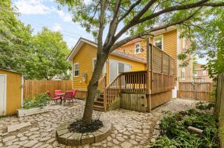 Spacious 8 bed stay - HOT TUB, Patio, 3 full bathrooms in Moncton - 0