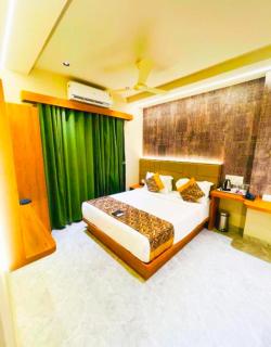 Hotel Franklin delhi Airport - 2