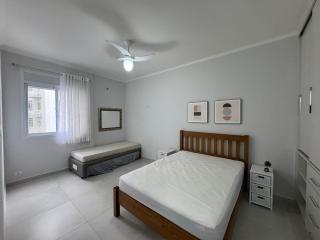 Ap Pitangueiras - 3 suítes - Pé na Areia - Ao lado do Shopping - Guarujá - 4