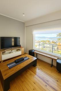 CasaAustral tu estadia con vista unica de toda la ciudad y el canal - 8