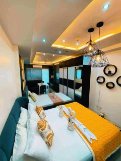 Shell Family Suites Ocean & MOA view - 0