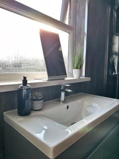 Spacious 3 Bedroom City Center Flat in Derby with Parking - 5