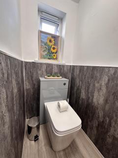 Spacious 3 Bedroom City Center Flat in Derby with Parking - 7