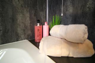 Spacious 3 Bedroom City Center Flat in Derby with Parking - 1