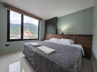 Apartment 7 with Jacuzzi in the center - 3 Bedroom 2 Bath - 9