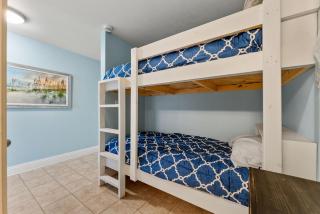 Stylish Resort Condo! Steps to Beach & Restaurants - 3