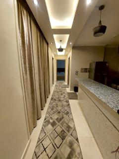 شقة راقية بإطلالة قريبة من النيل موقع مثالي مقابل الزمالك وفندق أم كلثوم - 8