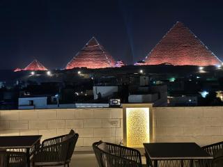 The kings of pyramids view inn - 0