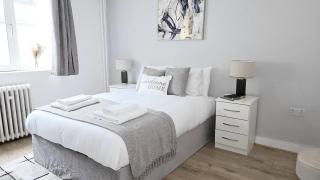 4 Beds Home in Bayswater - 8