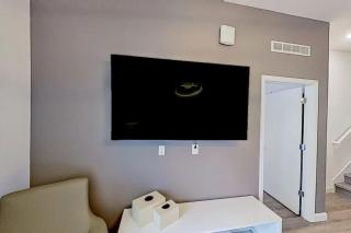 5 Bed Modern Family Home with Grill - 3