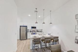 5 Bed Modern Family Home with Grill - 7