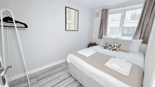 4 Beds Home in Bayswater - 3