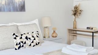 4 Beds Home in Bayswater - 6