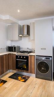 Stylish 1 -bedroom apartment in parklands with pool, and modern gym - 1