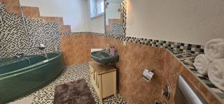 Selma Apartments - 3
