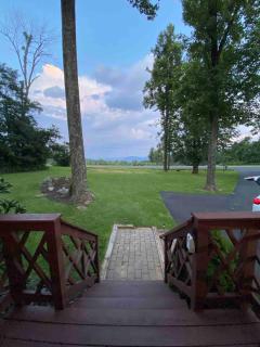 Blue Mountain Getaway Hot tub, Winery, Game Room - 3