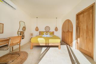 Sira Rosa Villa 2BR with Rooftop Oasis - 4