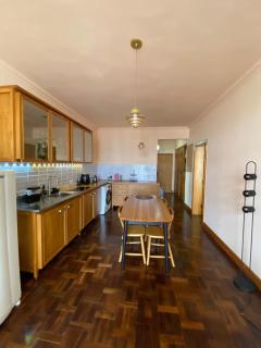 O Imperdível, Grande e Confortável Apto no Coração de Curitiba Com Garagem - 4