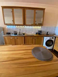 O Imperdível, Grande e Confortável Apto no Coração de Curitiba Com Garagem - 2