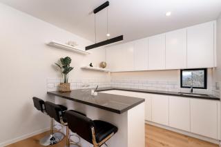 The Alpine Lakeview Luxe Retreat - 5