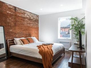 Modern 2BR - 2 Full Bathrooms - Trendy Griffintown - 8