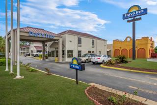 Days Inn by Wyndham Bainbridge - 3