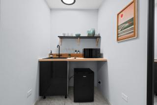 Ocean Park Studio Near Beach Smart TV Wifi - 6